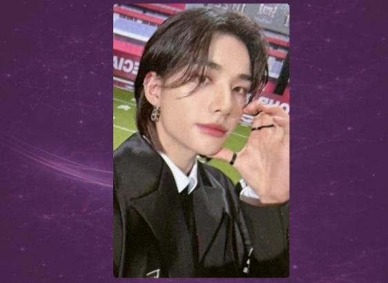Hyunjin 5-STAR DOME TOUR 2023 SPECIAL GIFT EVENT Photocard
