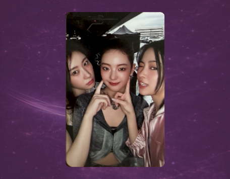Lia/Chaeryoung/Ryujin Gold STANDARD ver. Photocard